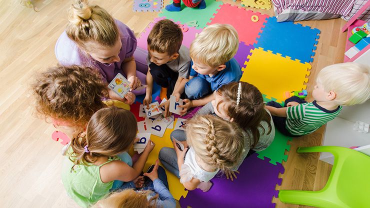 Kindergarten um die Ecke